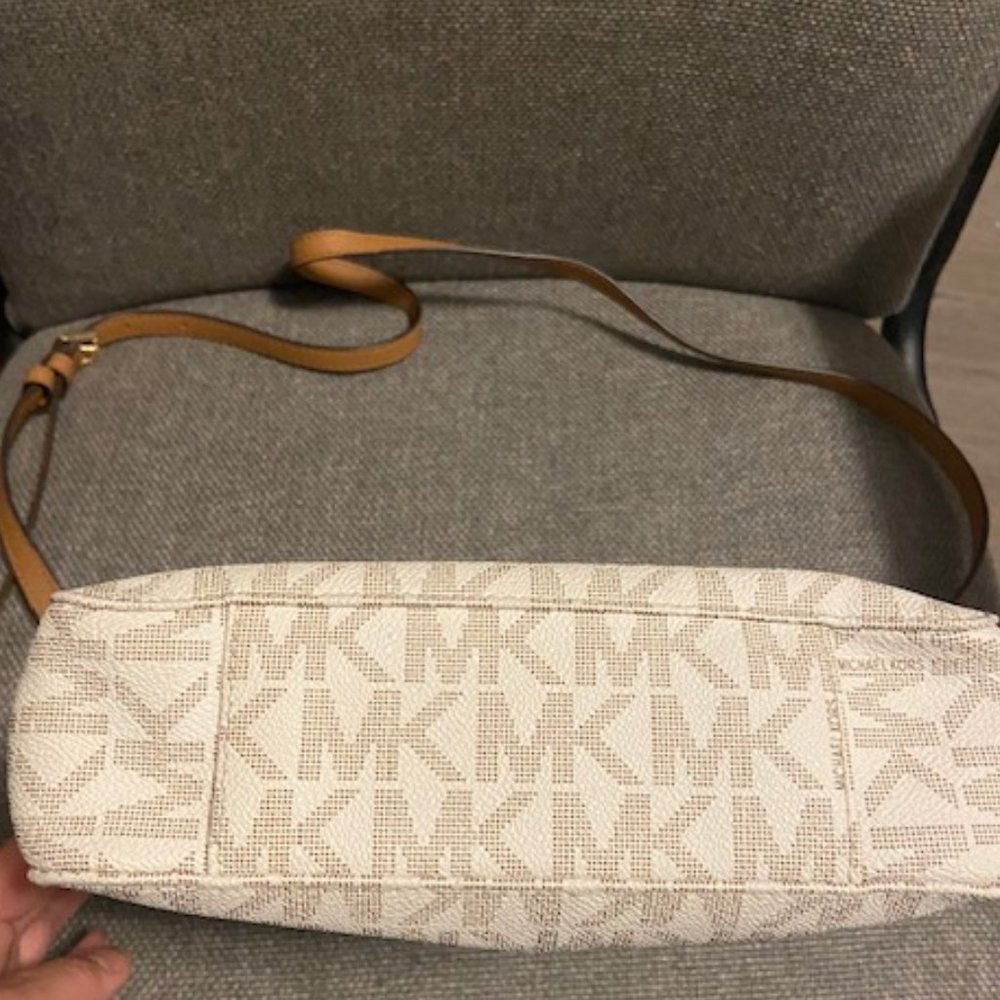 Authentic Michael Kors Beige Logo Crossbody Purse - Picture 6 of 10